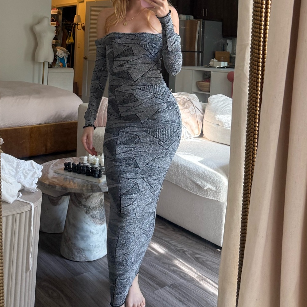 AMYSHEHAB Amy Shehab glitter Off Shoulder Geometric Bodycon Maxi Dress – S